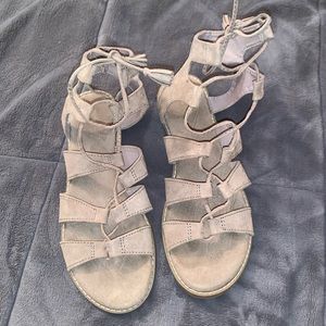 perfect condition tan laced flat sandals!